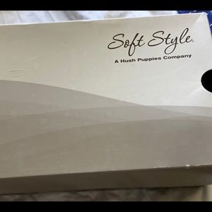 Soft style pink lace top with bow flats